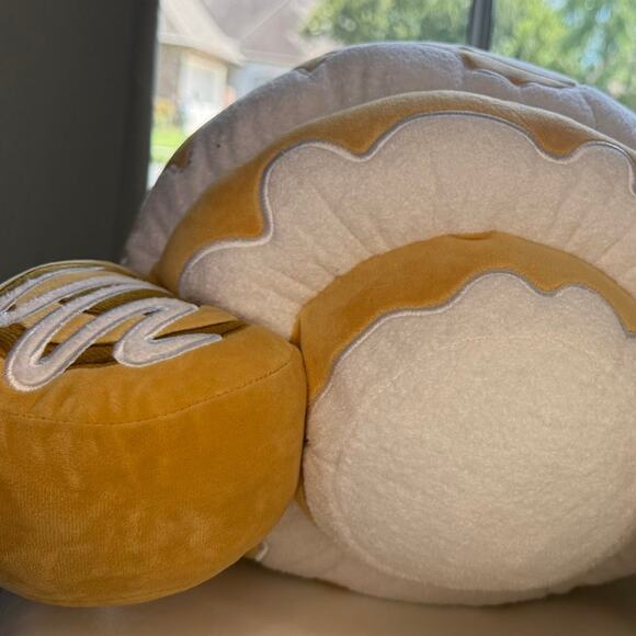 NWT | 14.5 Disney Munchlings Mickey Cinnamon Swirl Bun - New with Tags! - Picture 6 of 6